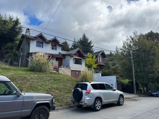 Venta de espectacular Casa 4 ambientes en San Carlos de Bariloche