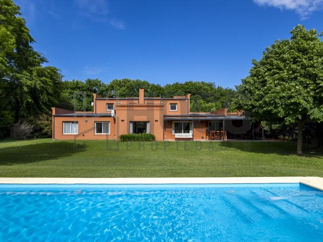 Venta de espectacular Casa 4 ambientes en San Antonio de Areco San Antonio de Areco
