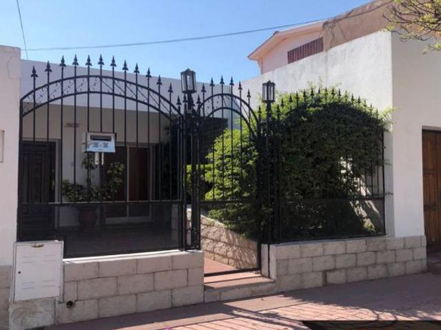 Venta de espectacular Casa 4 ambientes en San Luis