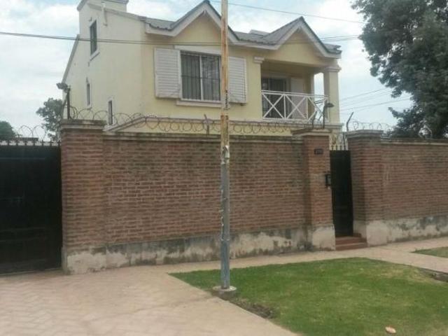 Venta de espectacular Casa 4 ambientes en San Miguel