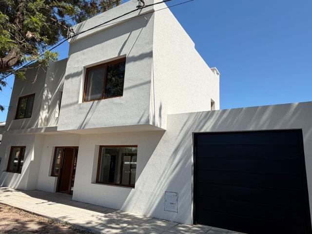 Venta de espectacular Casa 5 o mas ambientes en Trenque Lauquen Trenque Lauquen