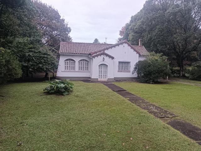 Venta de espectacular Casa 5 o mas ambientes en Yerba Buena