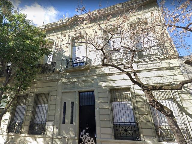 Venta de espectacular Casa 5 o mas ambientes en Abasto