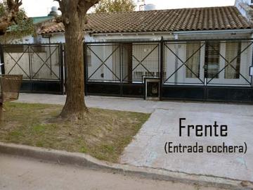 Venta de espectacular Casa 5 o mas ambientes en Almirante Brown Longchamps