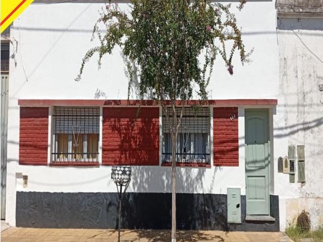 Venta de espectacular Casa 5 o mas ambientes en Avellaneda