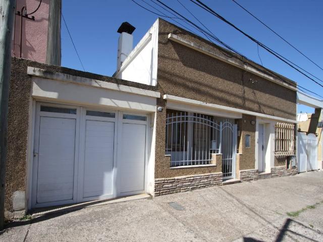 Venta de espectacular Casa 5 o mas ambientes en Bahía Blanca