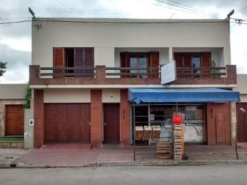 Venta de espectacular Casa 5 o mas ambientes en Balcarce Balcarce