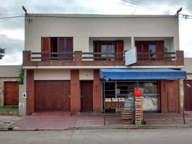 Venta de espectacular Casa 5 o mas ambientes en Balcarce Balcarce
