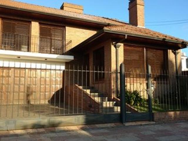 Venta de espectacular Casa 5 o mas ambientes en Balcarce Balcarce