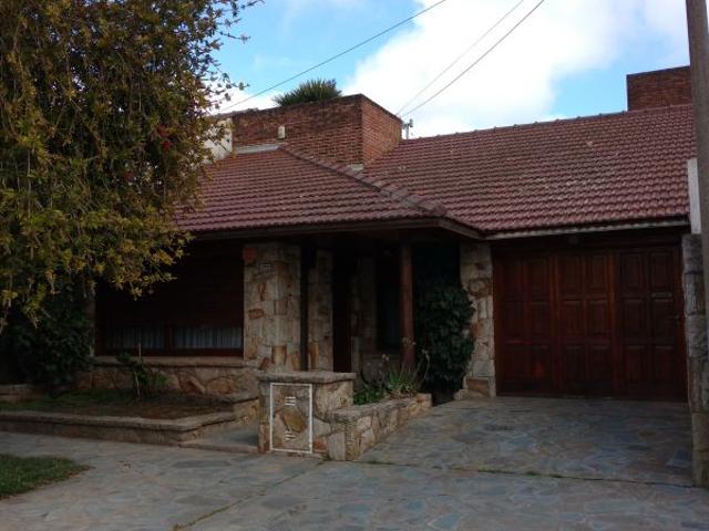 Venta de espectacular Casa 5 o mas ambientes en Balcarce Balcarce