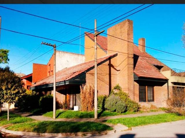 Venta de espectacular Casa 5 o mas ambientes en Balcarce Balcarce