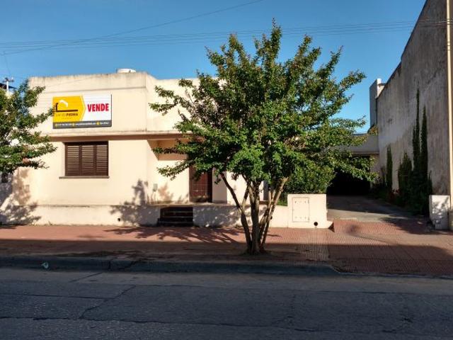Venta de espectacular Casa 5 o mas ambientes en Balcarce Balcarce