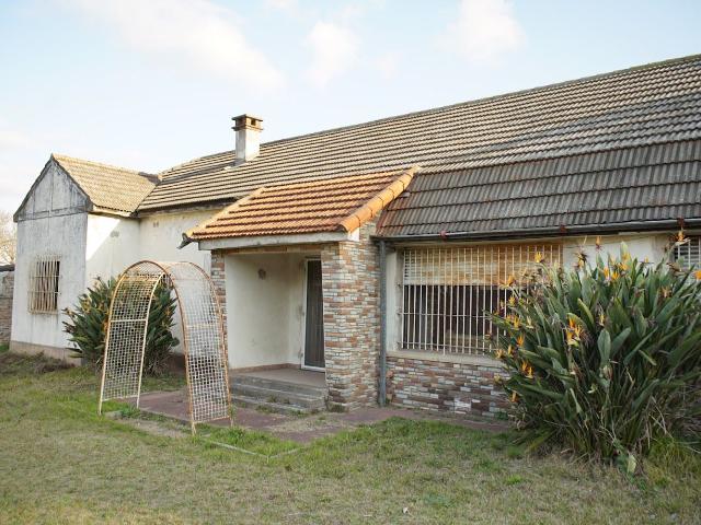 Venta de espectacular Casa 5 o mas ambientes en Berazategui Ranelagh