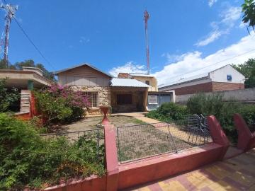 Venta de espectacular Casa 5 o mas ambientes en Bowen