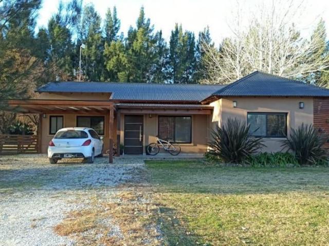 Venta de espectacular Casa 5 o mas ambientes en Brandsen