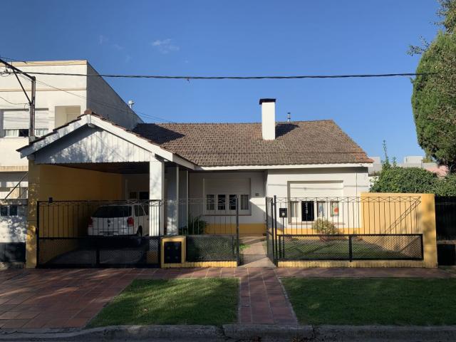 Venta de espectacular Casa 5 o mas ambientes en Chascomús Chascomús