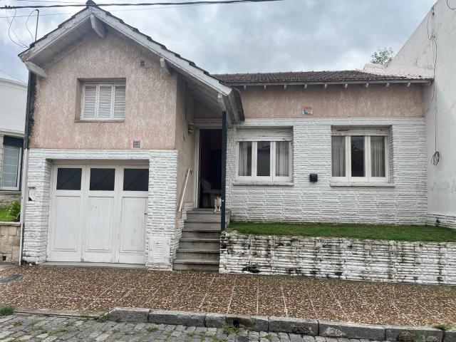 Venta de espectacular Casa 5 o mas ambientes en Chascomús Chascomús