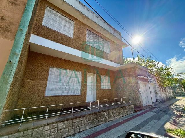 Venta de espectacular Casa 5 o mas ambientes en Concordia