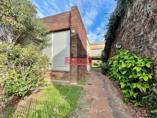 Venta de espectacular Casa 5 o mas ambientes en Concordia