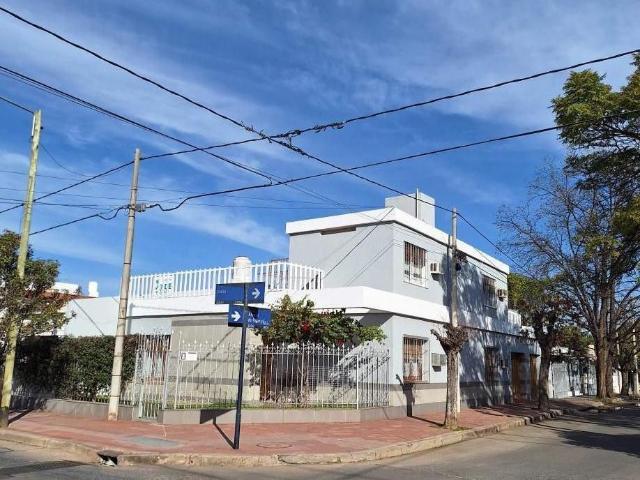 Venta de espectacular Casa 5 o mas ambientes en Córdoba