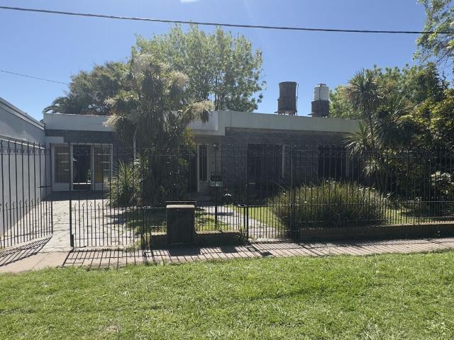 Venta de espectacular Casa 5 o mas ambientes en Ensenada