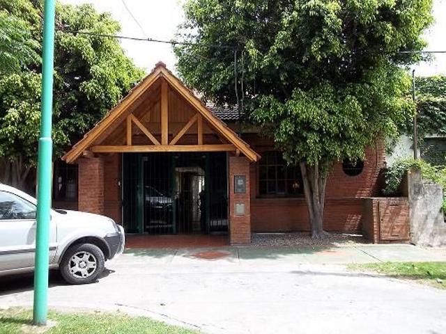 Venta de espectacular Casa 5 o mas ambientes en Ensenada