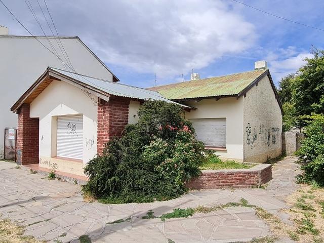 Venta de espectacular Casa 5 o mas ambientes en Esquel