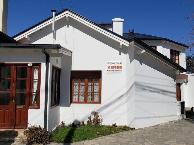 Venta de espectacular Casa 5 o mas ambientes en Esquel