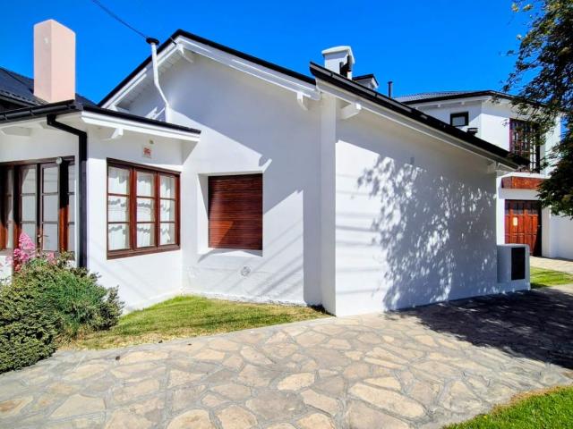 Venta de espectacular Casa 5 o mas ambientes en Esquel