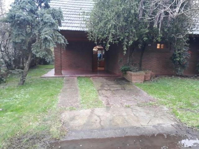 Venta de espectacular Casa 5 o mas ambientes en Esteban Echeverría
