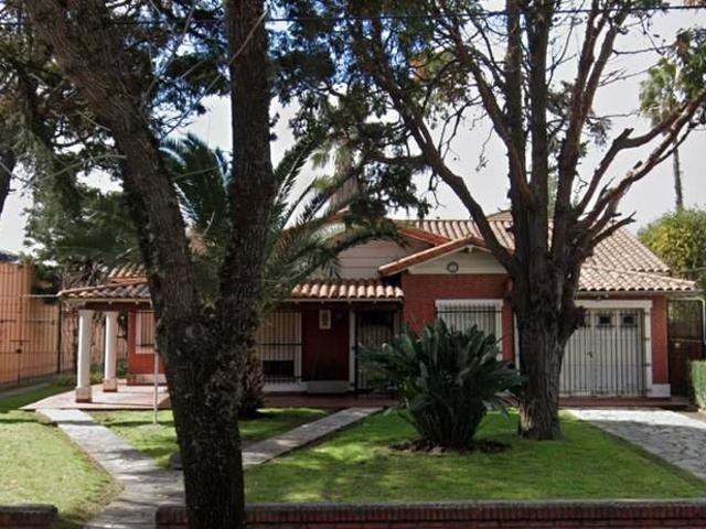 Venta de espectacular Casa 5 o mas ambientes en Esteban Echeverría Monte Grande