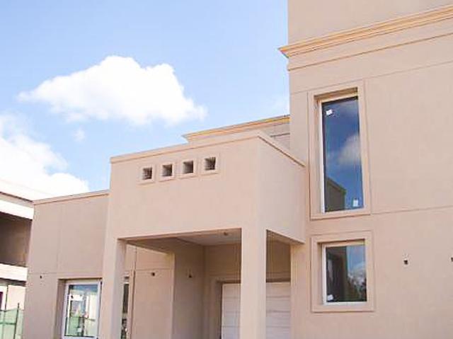 Venta de espectacular Casa 5 o mas ambientes en Ezeiza