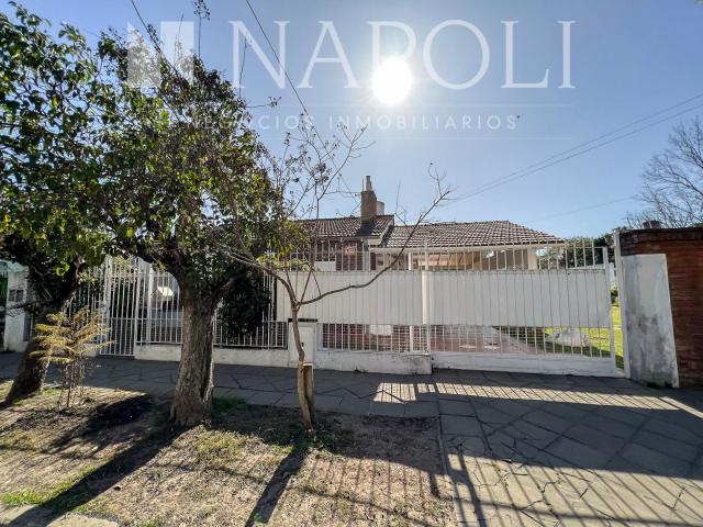 Venta de espectacular Casa 5 o mas ambientes en Ezeiza Tristán Suárez