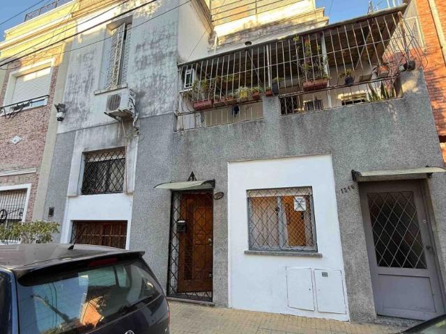 Venta de espectacular Casa 5 o mas ambientes en Floresta