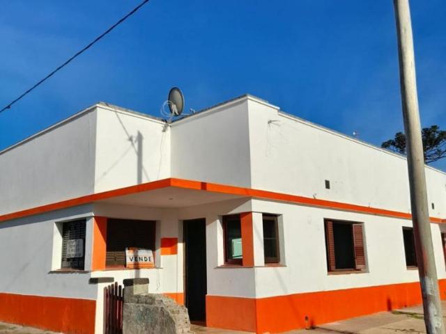 Venta de espectacular Casa 5 o mas ambientes en General Paz Villanueva