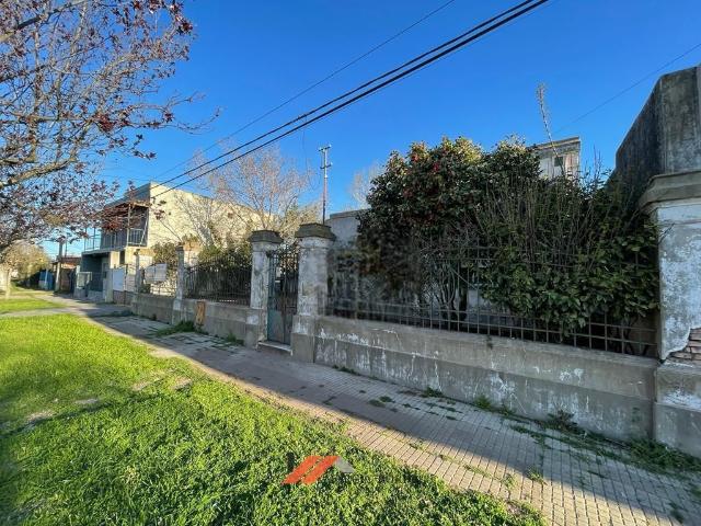 Venta de espectacular Casa 5 o mas ambientes en General Paz Ranchos