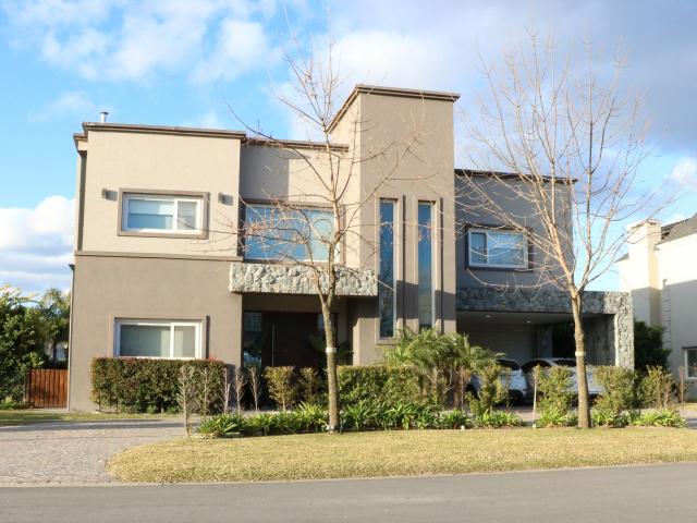 Venta de espectacular Casa 5 o mas ambientes en General Rodríguez Terravista