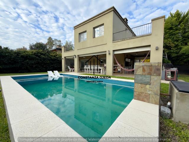 Venta de espectacular Casa 5 o mas ambientes en General Rodríguez