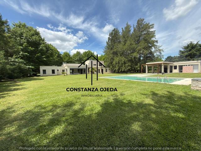 Venta de espectacular Casa 5 o mas ambientes en General Rodríguez