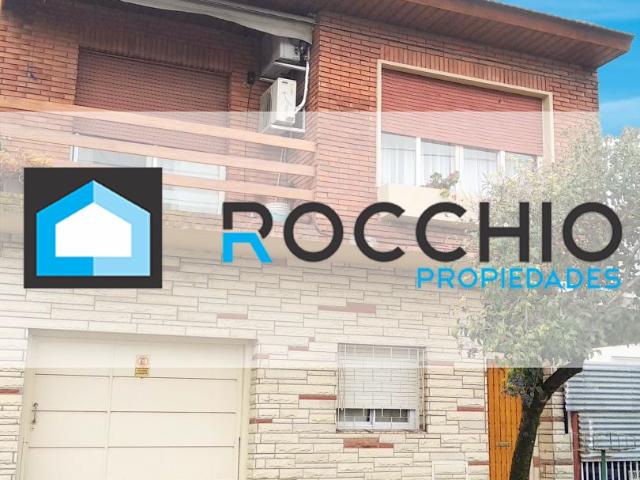 Venta de espectacular Casa 5 o mas ambientes en General San Martín Jose León Suarez