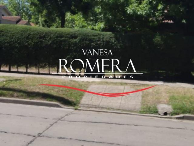 Venta de espectacular Casa 5 o mas ambientes en Ituzaingó