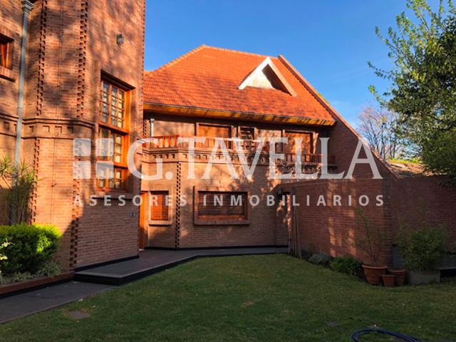 Venta de espectacular Casa 5 o mas ambientes en Ituzaingó Parque Leloir