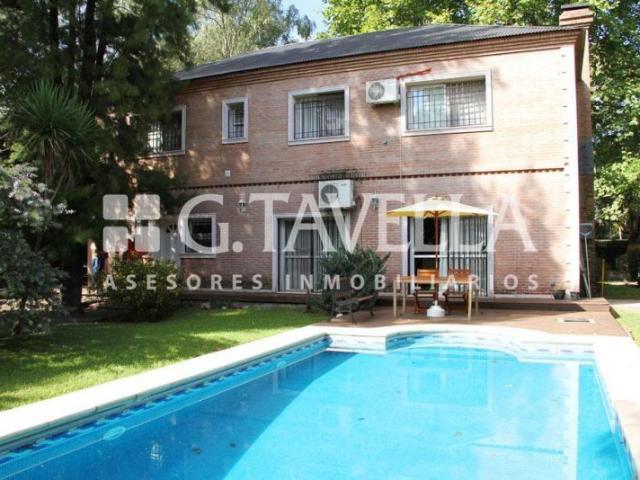 Venta de espectacular Casa 5 o mas ambientes en Ituzaingó Parque Leloir