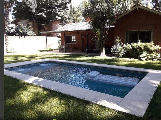 Venta de espectacular Casa 5 o mas ambientes en Ituzaingó Parque Leloir