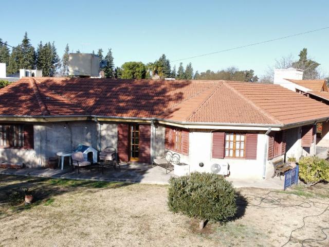 Venta de espectacular Casa 5 o mas ambientes en Juana Koslay