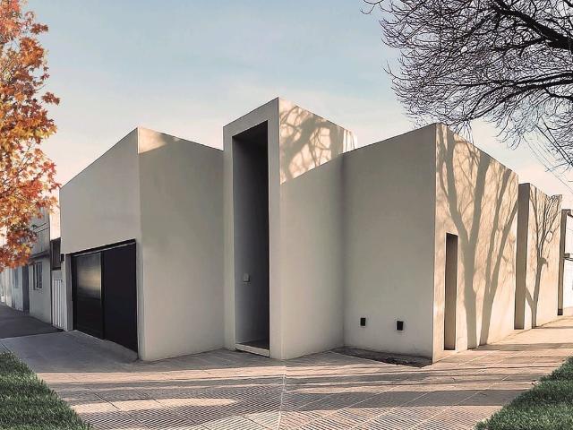Venta de espectacular Casa 5 o mas ambientes en La Esperanza