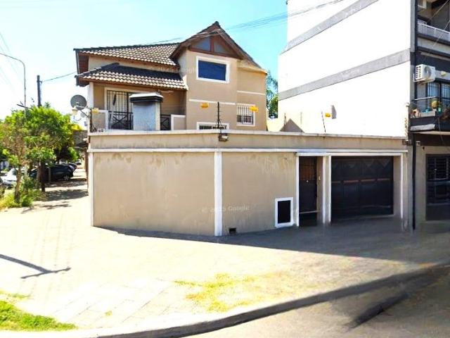 Venta de espectacular Casa 5 o mas ambientes en La Matanza La Tablada