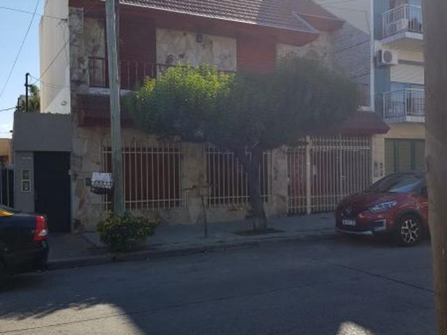 Venta de espectacular Casa 5 o mas ambientes en La Matanza La Tablada
