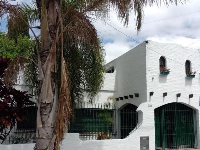 Venta de espectacular Casa 5 o mas ambientes en La Matanza Lomas del Mirador
