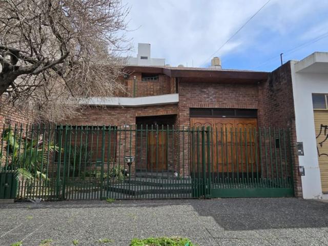 Venta de espectacular Casa 5 o mas ambientes en La Matanza Ramos Mejía